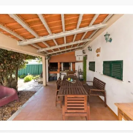 Dom wakacyjny Casa Com Piscina Lagoa De Albufeira/sesimbra